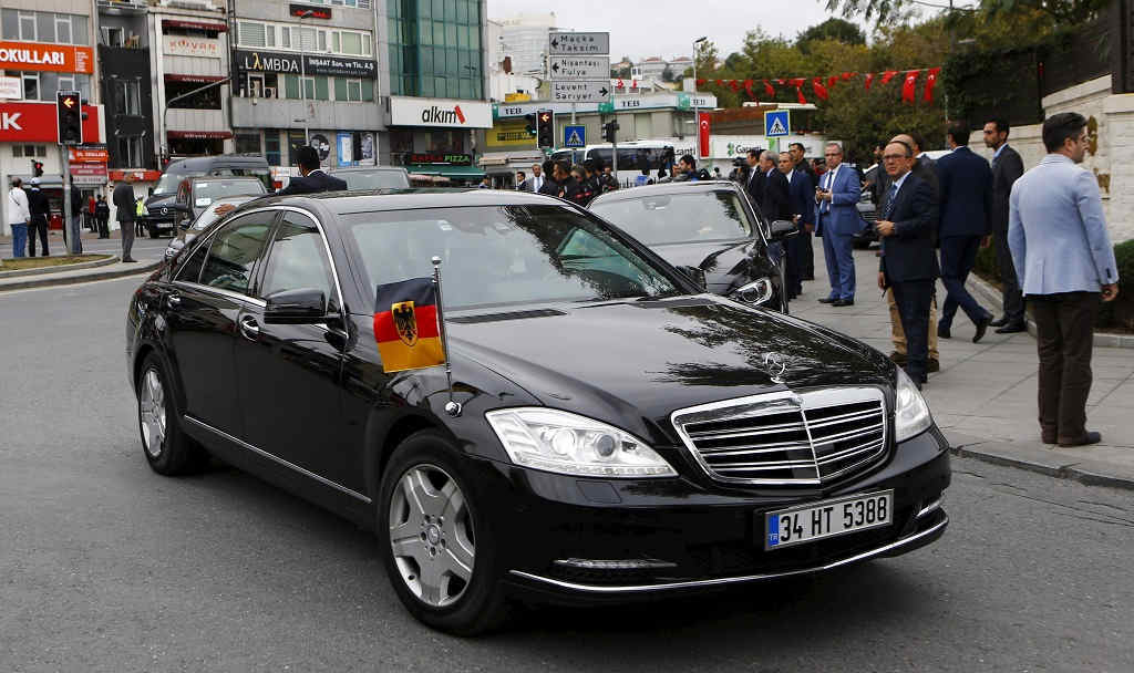 Mercedes-Benz S600 Guard Angela Merkel