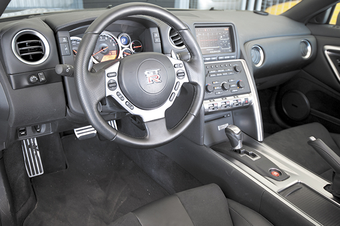 NIssan GT-R interior