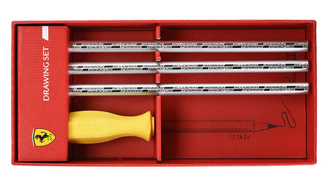Kit de tres lápices y goma Ferrari