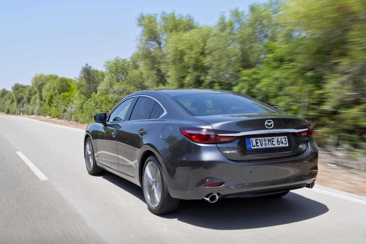 Mazda 6 2018 trasera