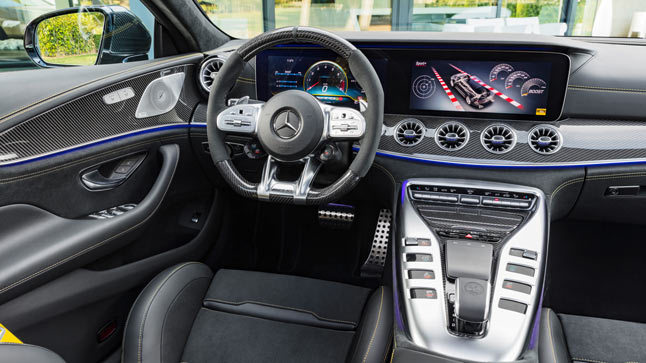 Mercedes-AMG GT 4 puertas interior