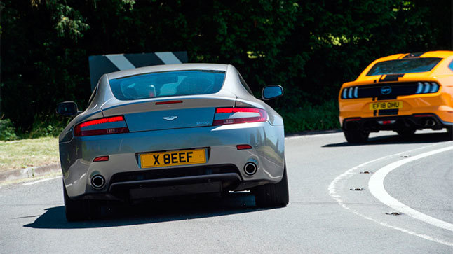 Ford Mustang V8 nuevo Aston Martin V8 Vantage usado