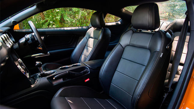 Ford Mustang V8 nuevo Aston Martin V8 Vantage usado