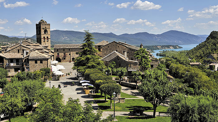 Aínsa, ordesa y monte perdido
