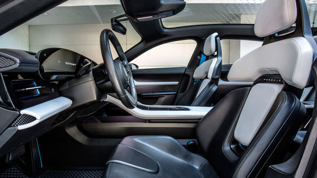 Porsche Mission E Cross Turismo interior