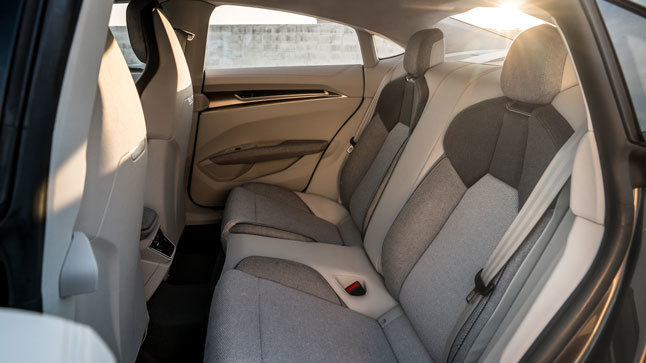 Audi e-tron GT interior trasera