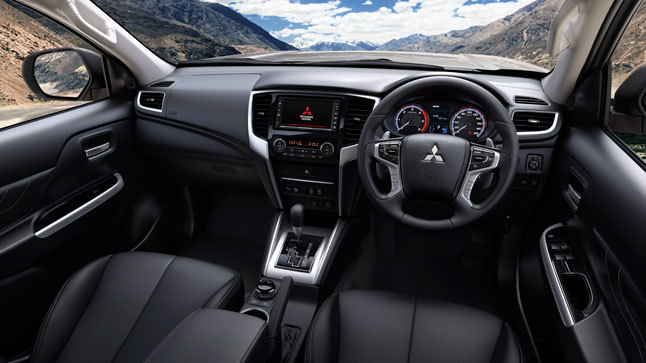 Interior Mitsubishi L200 2019