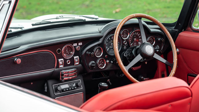 Interior Aston Martin EV Heritage Concept