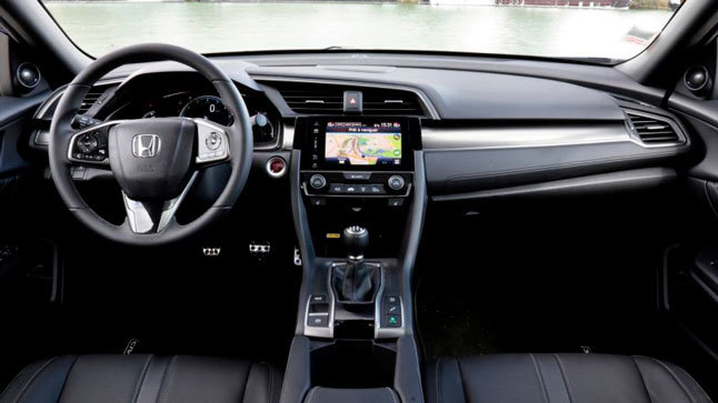 Honda Civic Sedán interior