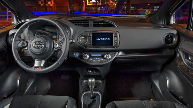 Interior Toyota GR-Sport