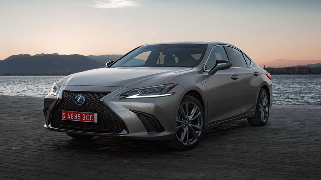 Lexus ES300h 