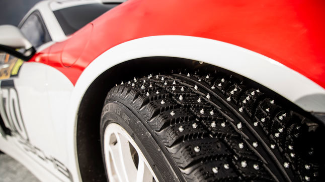 Neumáticos clavos Porsche 718 Cayman Rallye