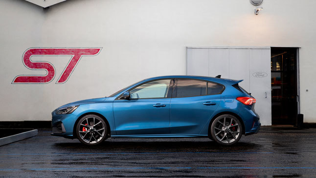 Focus ST lateral