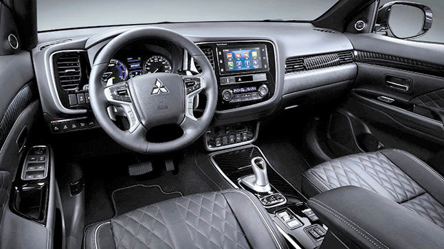 Interior Mitsubishi Outlander PHEV