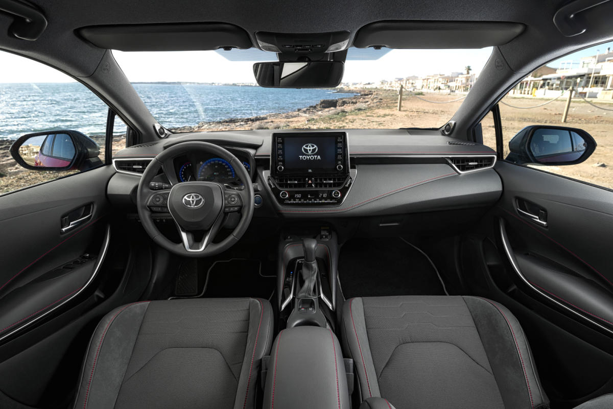 Toyota Corolla híbrido interior