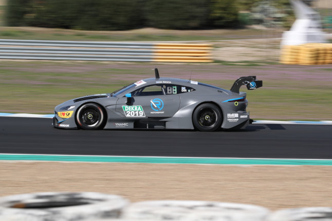 aston martin vantage dtm 1