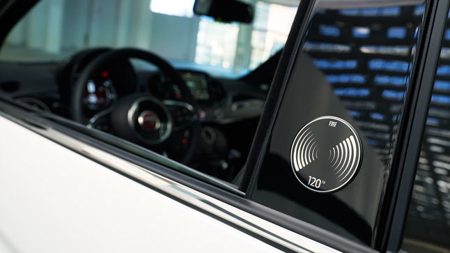 Fiat 500x 120TH logo