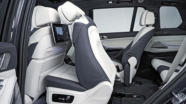 BMW X7 interior