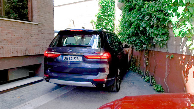 BMW X7 marcha atrás