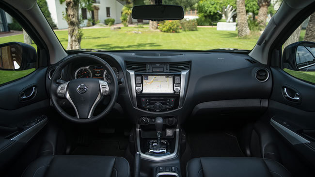 Nissan Navara 2019 interior