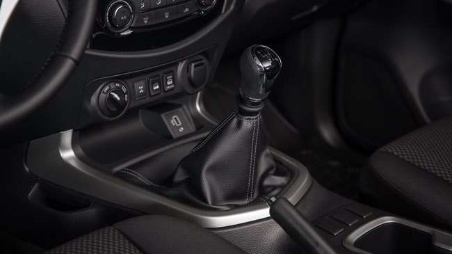 Interior Nissan Navavra 2019