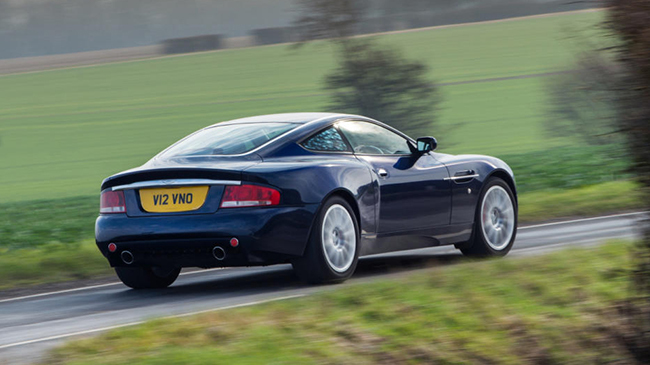 Aston Martin Vanquish vs Aston Martin Vanquish