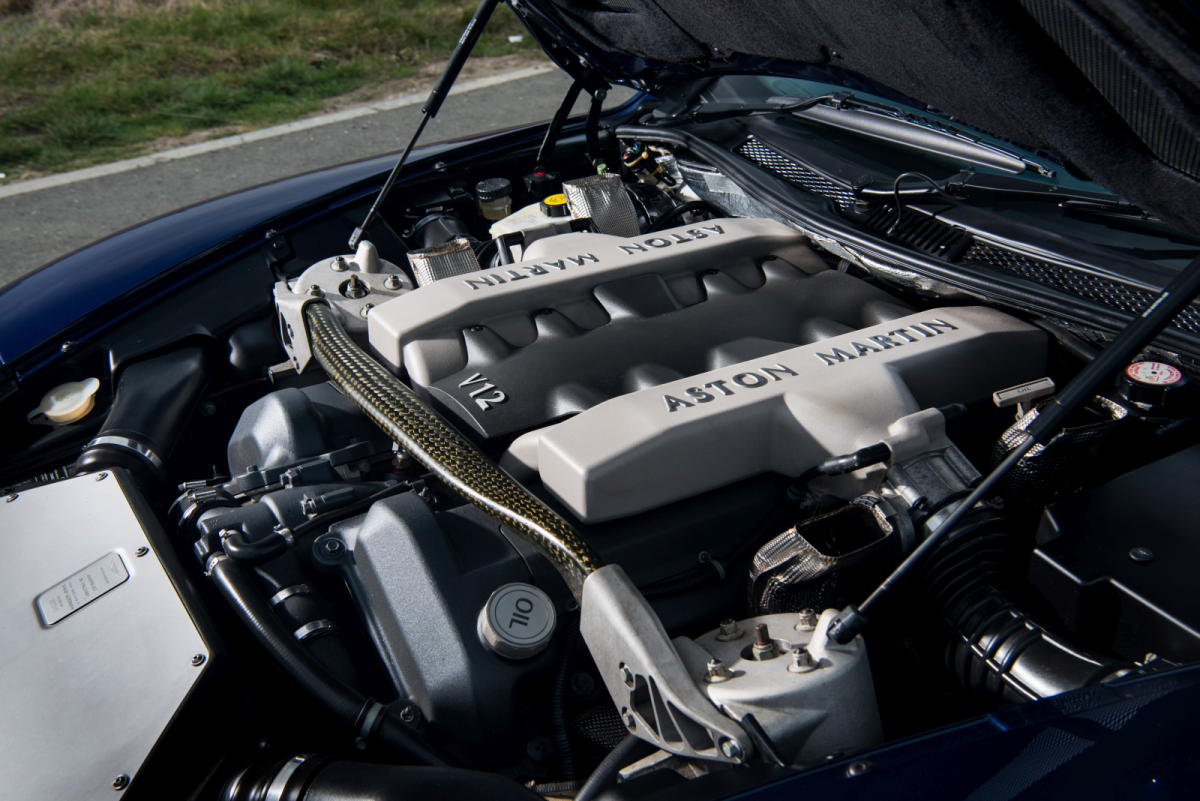Aston Martin Vanquish V12