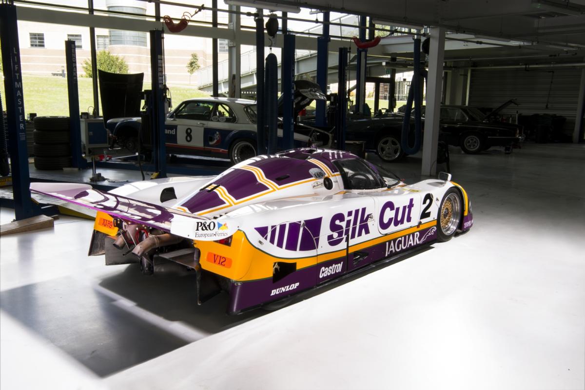 Jaguar XJR-9