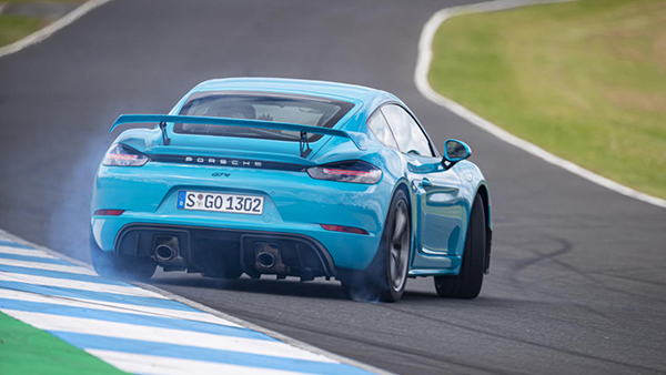 Porsche 718 Cayman GT4