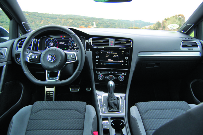 Volkswagen Golf salpicadero