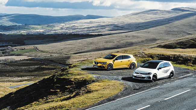 VW GOLF TCR vs. RENAULT MEGANE RS TROPHY