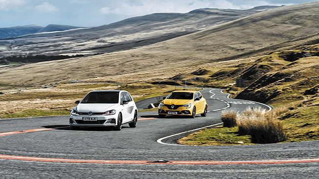 VW Golf vs Renault Megane Trophy RS