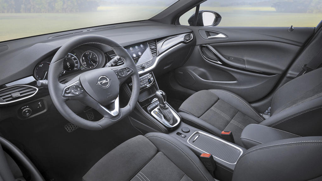 Opel Astra interior