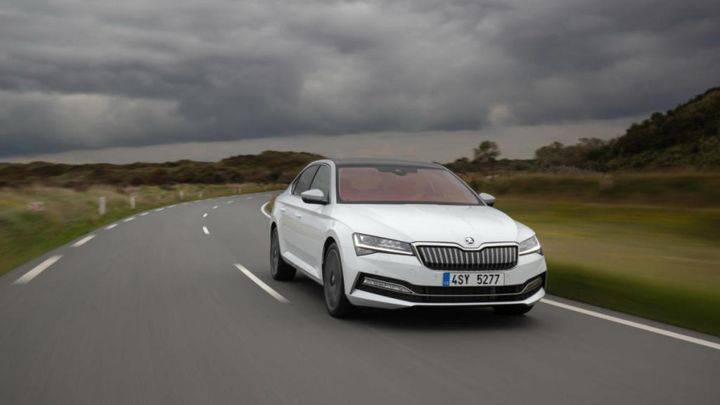 Skoda Superb iV 2020 en marcha