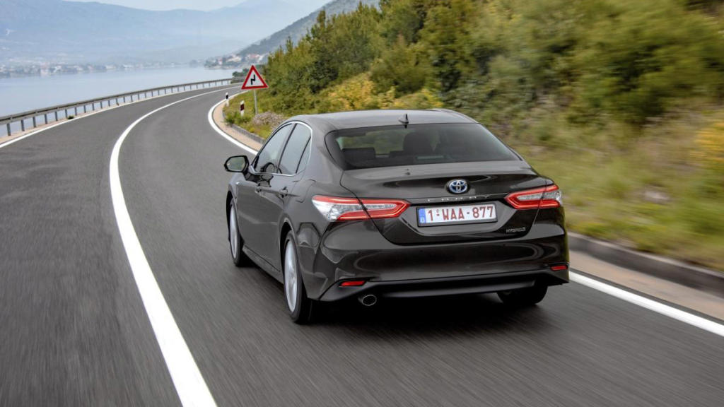 Toyota Camry 2019 trasera