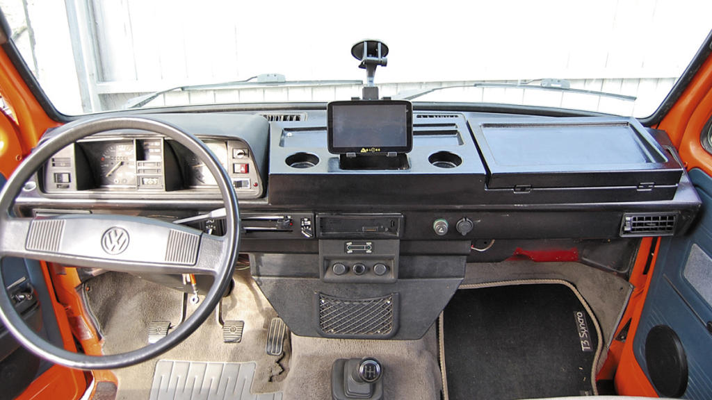 Volkswagen T3 Synchro interior
