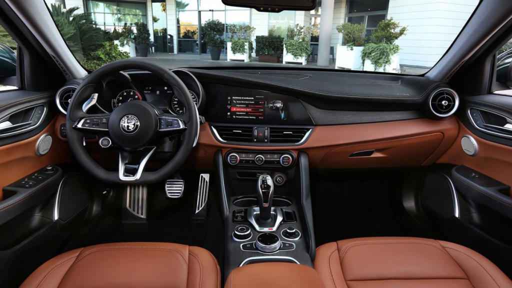 Alfa Romeo Stelvio interior