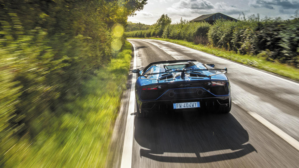 Lamborghini Aventador SVJ Roadster trasera