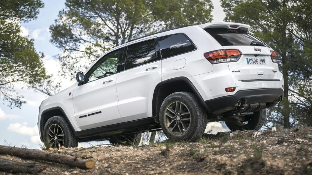 Jeep Grand Cherokee en campo