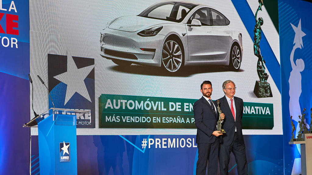 Tesla Model 3 entega Luike