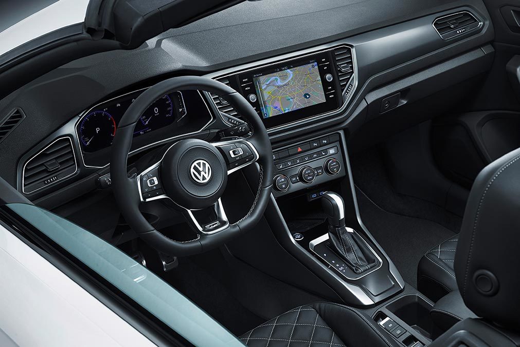 Volkswagen T-Roc Cabrio interior