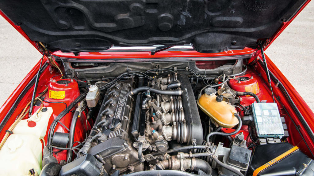 BMW M5 E28 motor