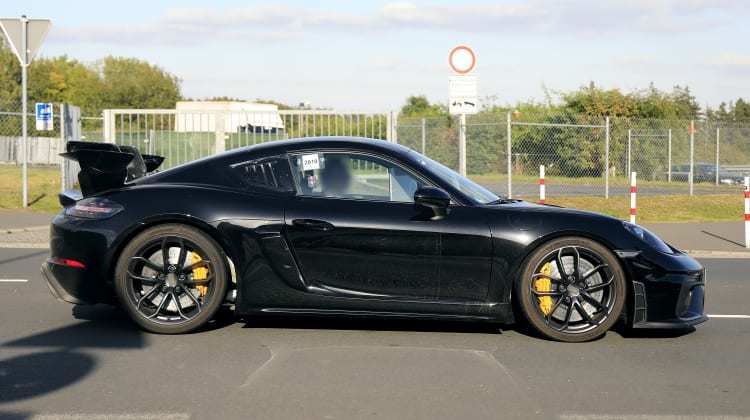 Porsche_Cayman_GT4_RS