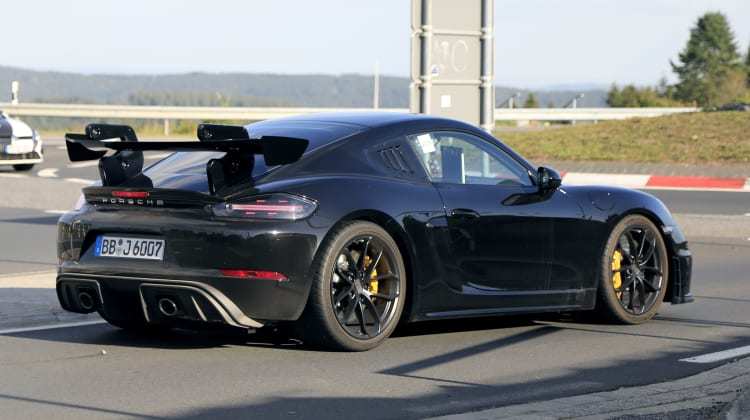 Porsche_Cayman_GT4_RS