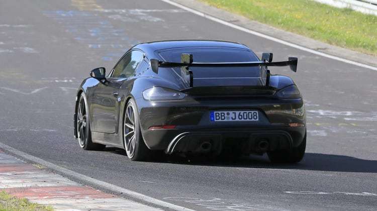 Porsche_Cayman_GT4_RS