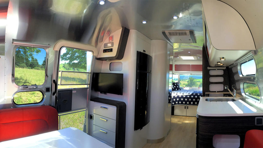 Caravana Airsrteam interior