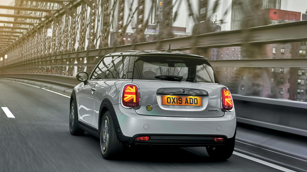 Mini Cooper SE en marcha