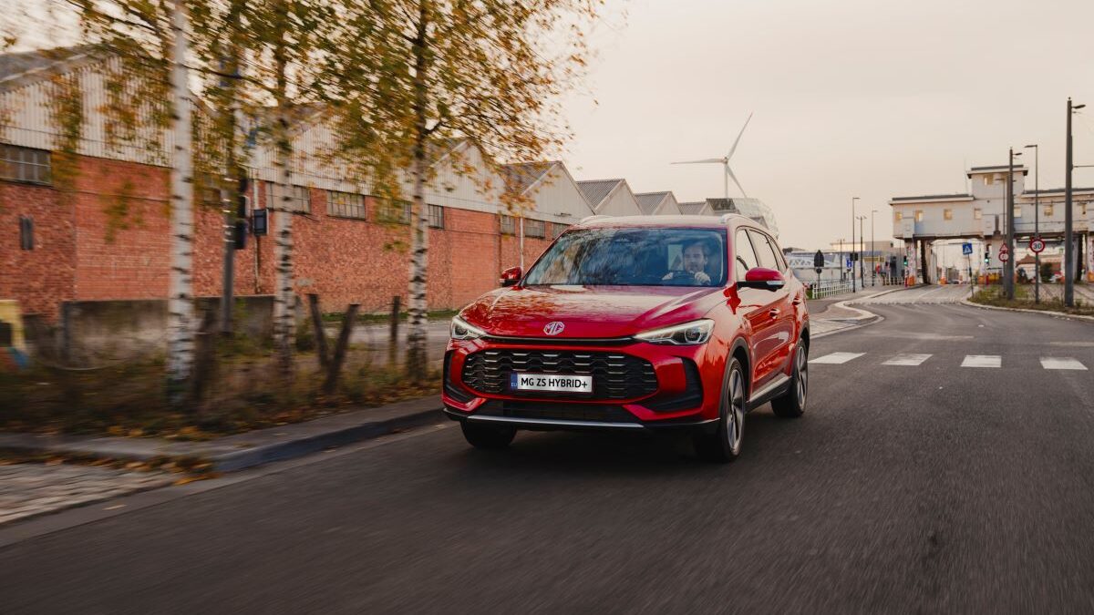MG ZS Hybrid+ 2025 (1)