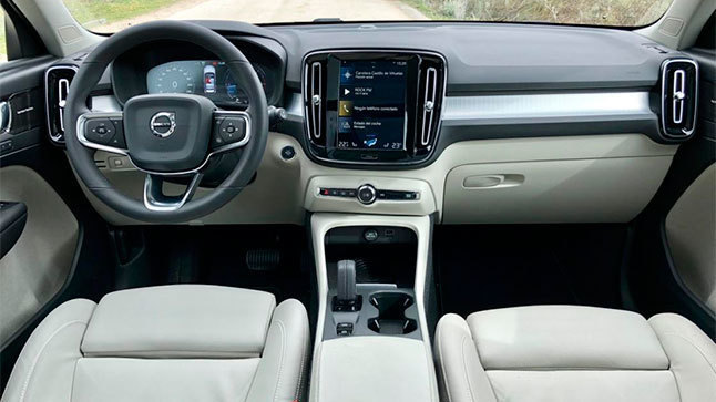 Volvo XC40 interior