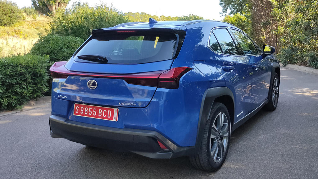 Lexus UX 300e 2020 trasera